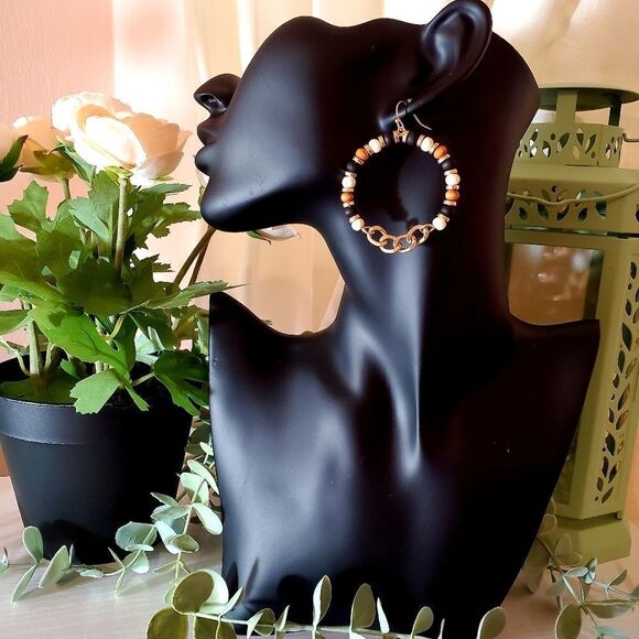 𝅺TRI-COLOR Tobarra Bead and Chain Hoop Earrings - Picture 1 of 6